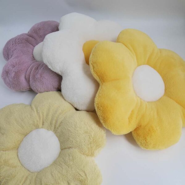 Ultra soft sunflower shaped pillow