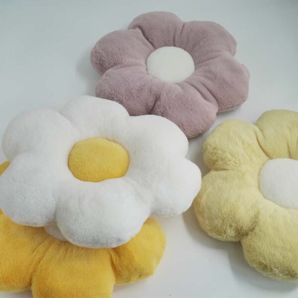 Ultra soft sunflower shaped pillow - Image 3